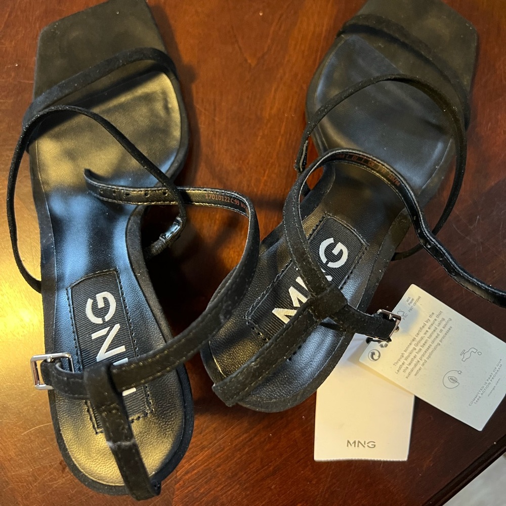 MNG SANDALS NEW SIZE 7
